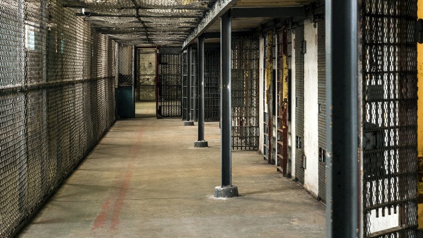 EE.UU.: Liberan a un hombre que pasó 46 años en prisión por error