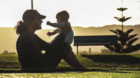 "El retrato de la adicción": Escalofriante foto de una madre desvanecida por sobredosis de heroína
