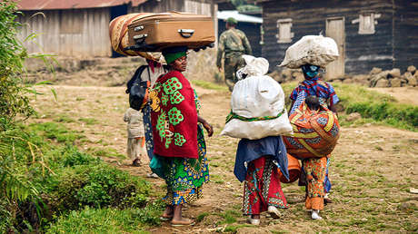 "Son tan malas como las drogas": Usar bolsas de plástico es delito en este país