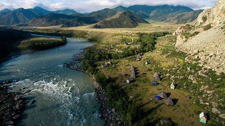 Rusia: Hallan la necrópolis más antigua de la región de Altái y los restos de una 'princesa'