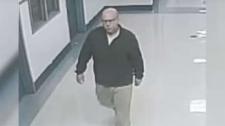 En EE.UU. un recluso se fugó luciendo un disfraz ridículamente común (VIDEO)