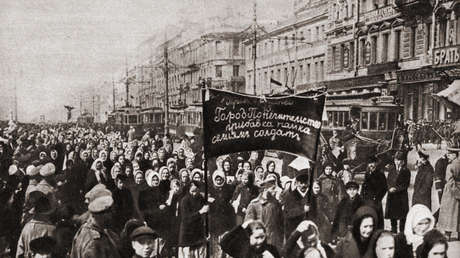 Feminista de la Izquierda Europea: "Nos sentimos nietas de las revolucionarias comunistas"