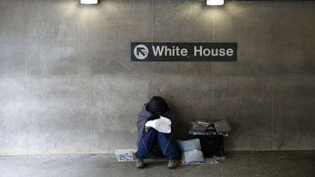 Los tres hombres más ricos de EE.UU. tienen más riqueza que la mitad de la población del país junta