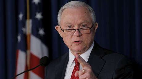 El fiscal general de EE.UU. baraja designar a un fiscal especial para investigar a Hillary Clinton