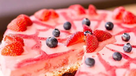 Regalan a un niño mexicano pastel de cumpleaños por primera vez en su vida y esta es su reacción