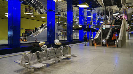 VIDEO: Dos hombres se toman 'selfies' con un sintecho para luego prenderle fuego