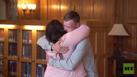 Su marido se suicida y ella encuentra al hombre al que le trasplantaron su rostro (VIDEO) 