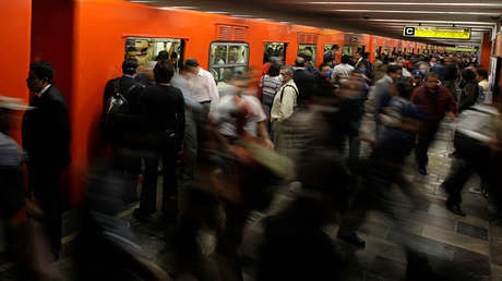 FOTOS: Un bebé nace en una estación de metro de la Ciudad de México