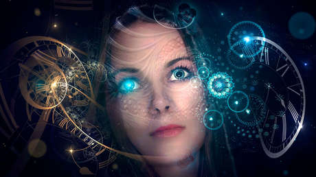 Un astrofísico explica de qué manera sería físicamente posible viajar al pasado 