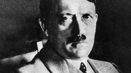 "Hitler sí era un señor": Amenazas a inmigrantes en un chat de la Policía de Madrid