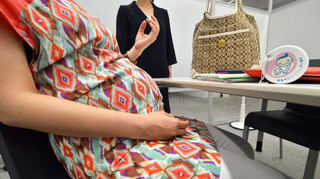 La Policía japonesa arresta a una mujer que descuartizó a cuatro bebés suyos y los metió en cemento