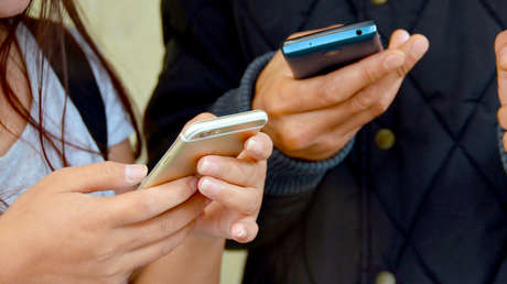 El uso prolongado de teléfonos móviles causa serios daños a la salud de los menores