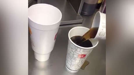 Una ilusión óptica con vasos deja boquiabiertas a las redes sociales (VIDEOS)