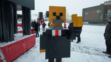 VIDEO: Erigen monumento a Lenin en estilo Minecraft en la ciudad rusa de Krasnoyarsk