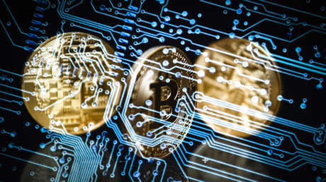 El bitcóin rompe la barrera de los 9.000 dólares