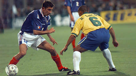 Roberto Carlos revela el secreto de su famoso "gol que desafió a la física"