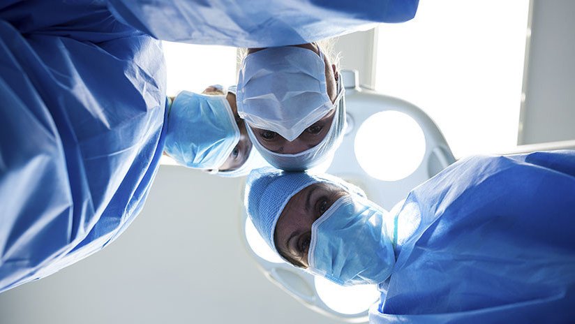 Llega inconsciente al hospital con un tatuaje 'No resucitar' y deja perplejos a los médicos 