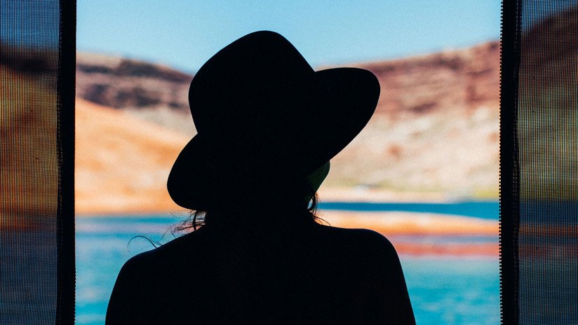 "No es mi cara real": La 'Angelina Jolie iraní' revela los secretos de su impactante aspecto físico