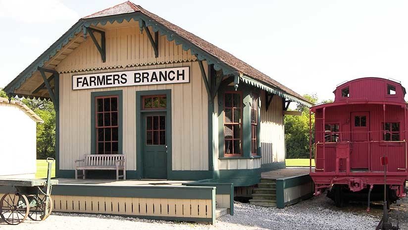 "Mensaje de inclusión y bienvenida": Ciudad texana decide eliminar el inglés como su lengua oficial