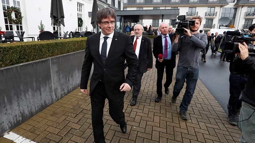 Puigdemont comparece ante el juez belga que decidirá sobre su entrega a España