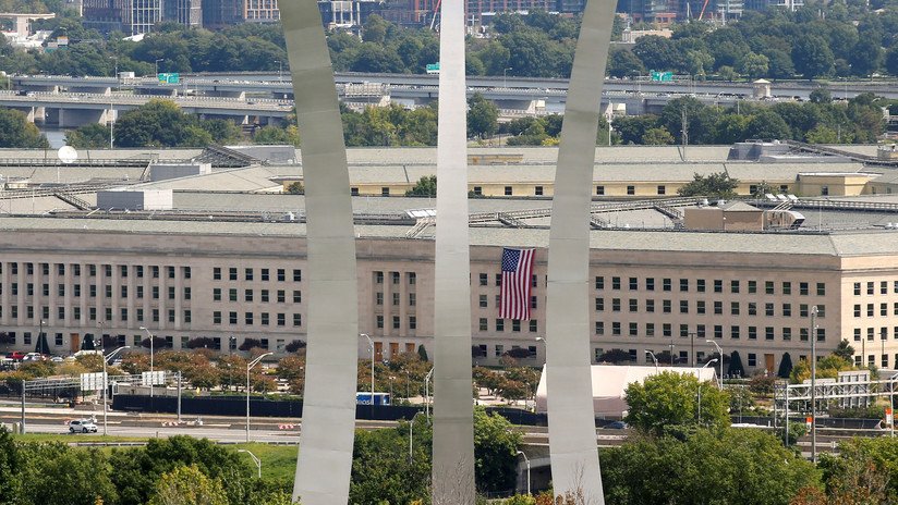 Corrupción y ovnis: ¿adónde volaron 22 millones de dólares del Pentágono?