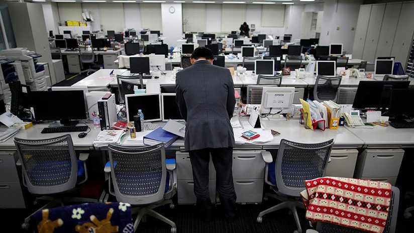 Matan con inyección de aire comprimido en el ano a un colega de trabajo en Japón (recreación)