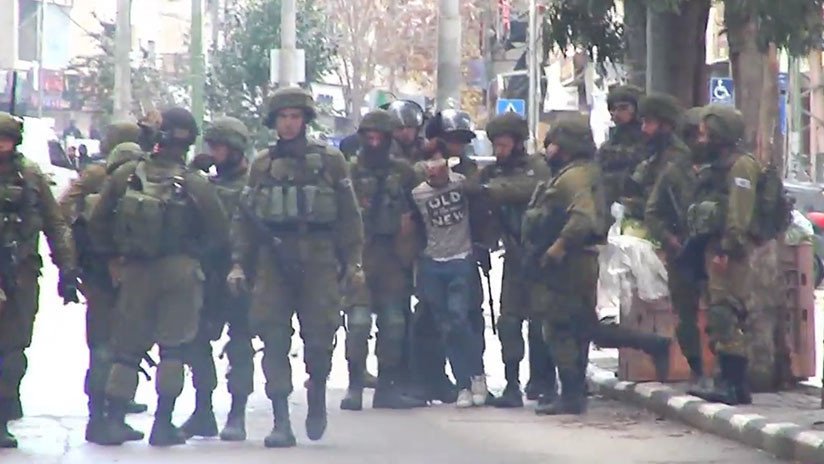 Liberan al joven palestino de 16 años cuya detención por soldados israelíes indignó al mundo