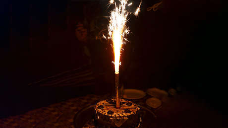 A lo bonzo: Festeja su cumpleaños y termina envuelto en llamas (VIDEO)