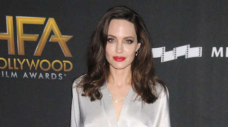 'Novia cadáver': La Red se burla de una iraní con 50 operaciones para parecer Angelina Jolie (FOTOS)