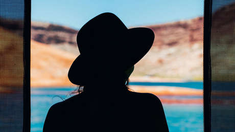 "No es mi cara real": La 'Angelina Jolie iraní' revela los secretos de su impactante aspecto físico