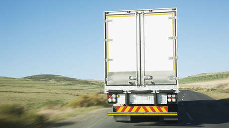 ¿'Dolce vita'? Encuentran a inmigrantes ilegales en el interior de un camión cargado de chocolate