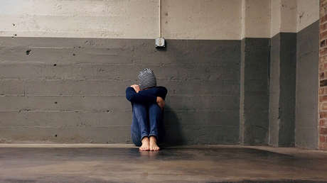 "Hola, putero": La campaña contra los hombres que compran sexo y "esclavitud" (VIDEO)