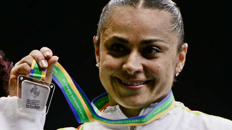 Tarda pero llega: Una atleta mexicana recibe su medalla olímpica nueve años después