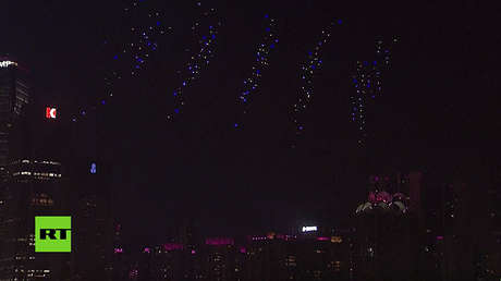 Récord Guinness 'made in China': Más de un millar de drones iluminan el cielo nocturno (VIDEO)