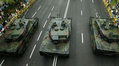 "Vamos a darle una sorpresa a Puigdemont": las amenazas de dos españoles sobre un tanque (VIDEO) 