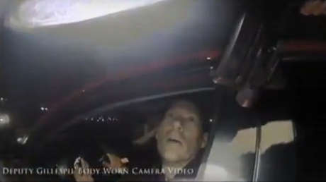 FUERTE VIDEO: Un policía mata de varios disparos a un exagente que portaba un arma