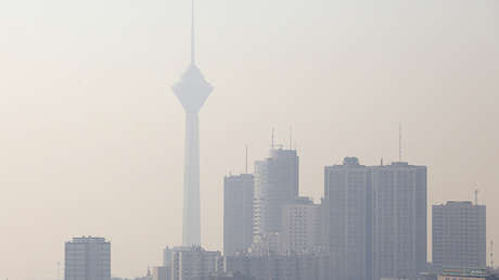 La contaminación obliga a las autoridades de Irán a cerrar escuelas e industrias