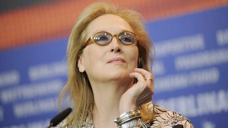 Los Ángeles se llena de carteles que implican a Meryl Streep en un escándalo sexual por su silencio