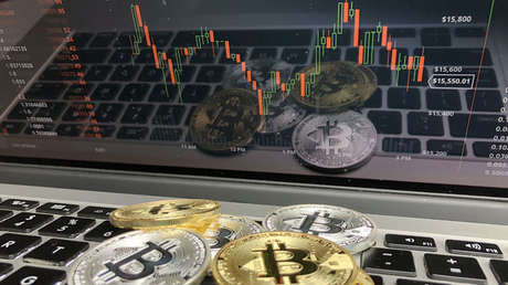 El precio del bitcóin se desploma brevemente por debajo de los 11.000 dólares