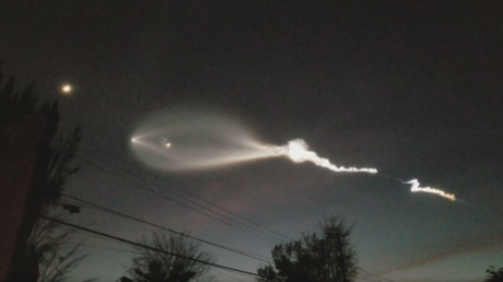 Habitantes de Los Ángeles entran en pánico por un objeto misterioso en el cielo (Videos)