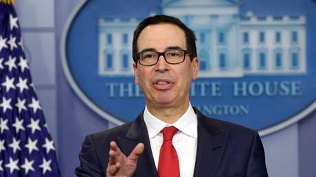 El secretario del Tesoro recibe una caja con excrementos de caballo envuelta en papel de Navidad