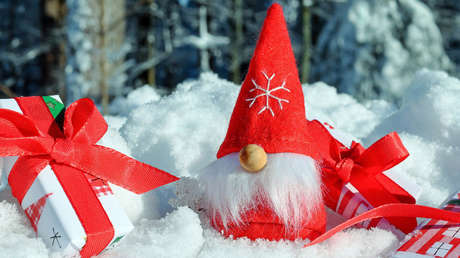 El 'amigo invisible' más pesado: Un hombre lleva un mes recibiendo regalos de Amazon que no necesita