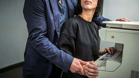 ¿Firmar un contrato antes del sexo? La corrección política podría matar la pasión, según Zizek