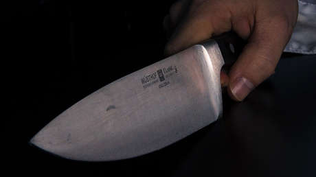 Mata brutalmente a su madre y luego pone esta espeluznante cara en la foto policial (FOTO) 