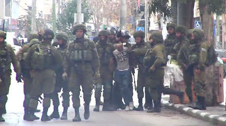 Liberan al joven palestino de 16 años cuya detención por soldados israelíes indignó al mundo