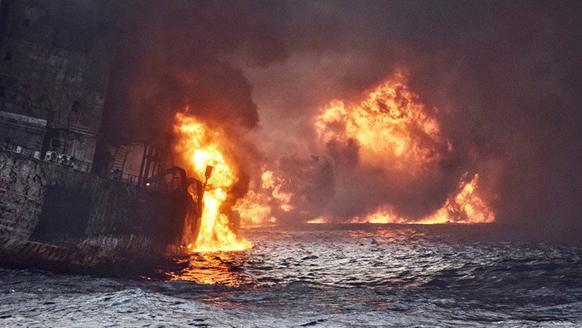 "No hay esperanza de hallar sobrevivientes": Se hunde en China el petrolero iraní siniestrado