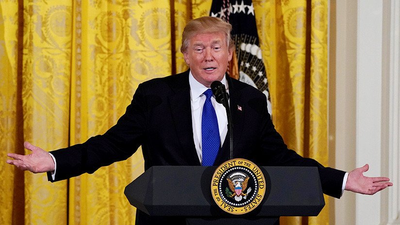 Trump se disculpa por primera vez por retuitear videos con supuesta violencia islamista