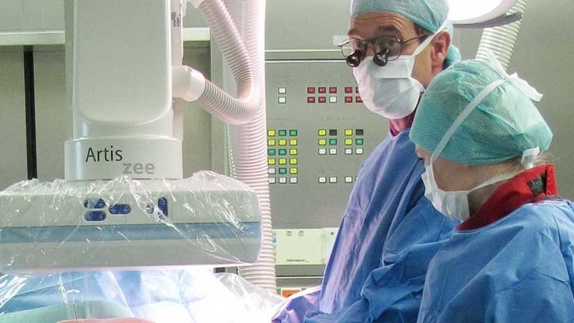 Un adolescente sobrevive después de que un tornillo de 15 centímetros perforara su cráneo (FOTO)