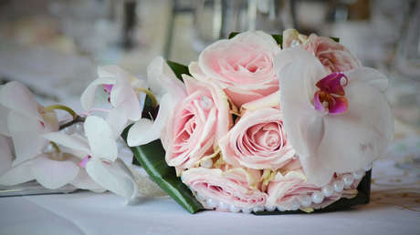 Se casa con tres mujeres en el mismo día para ahorrar en la boda (FOTO)
