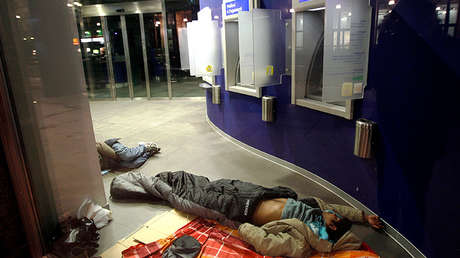 Edil español: "Quien duerme en un cajero es porque quiere"